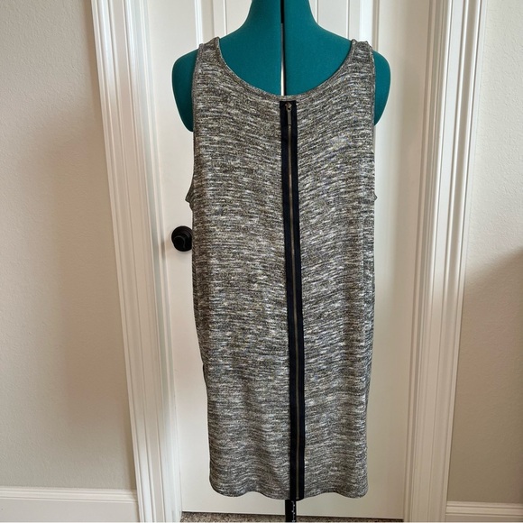 2/$30 Lane Bryant Marbled Gray Black and Gold Sleeveless Tank Blouse Tunic - Picture 4 of 10